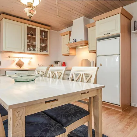 Stunning In With 2 Bedrooms And Wifi